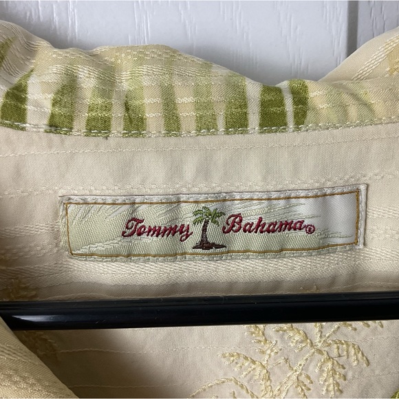 Pre-Owned Tommy Bahama Yellow Floral Short Sleeve Silk Button Up Shirt, Size XL - Picture 5 of 10